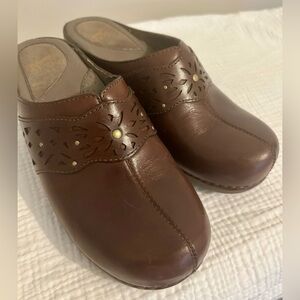 Dansko Brown Leather Clogs Slides Sz 38 7.5 8